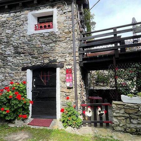Ca' Storta una romantica baita fra i monti Gravedona Esterno foto
